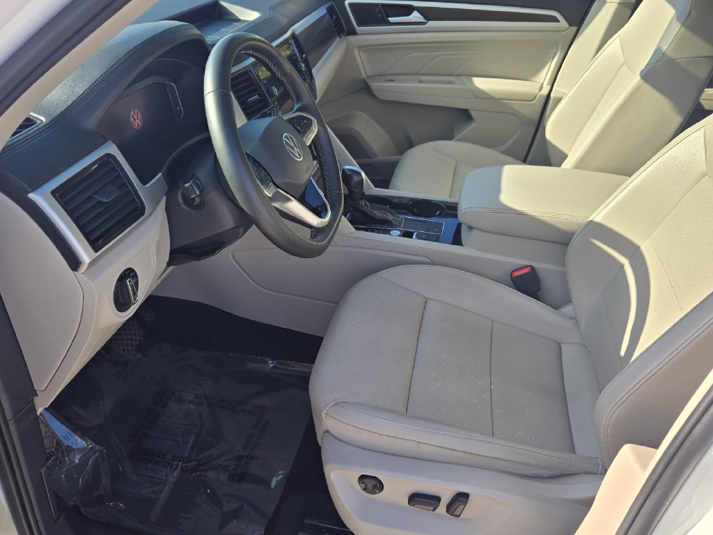 Used 2022 Volkswagen Atlas SE w/ Black Wheel Package FWD image 10