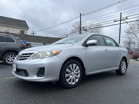Used 2013 Toyota Corolla LE FWD image 1