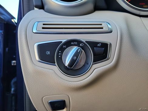 Used 2020 Mercedes-Benz C 300 Sedan image 19