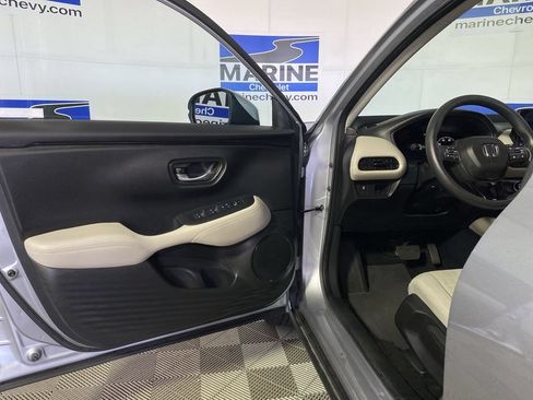 Used 2023 Honda HR-V LX image 26