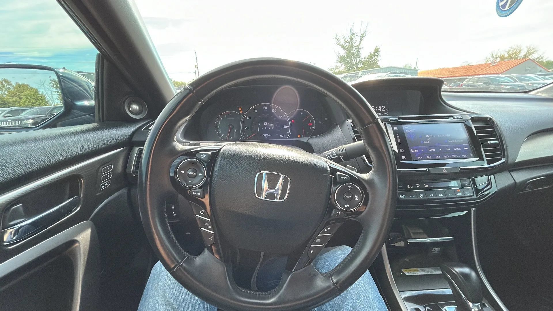 Used 2017 Honda Accord Touring image 4