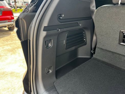 New 2026 Chevrolet Traverse High Country image 17