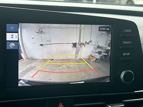 Used 2026 Hyundai Elantra SE FWD image 19