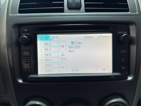 Used 2013 Toyota Corolla LE FWD image 15