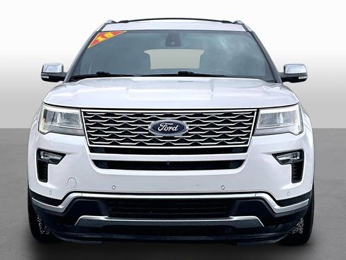 Used 2018 Ford Explorer Platinum image 3