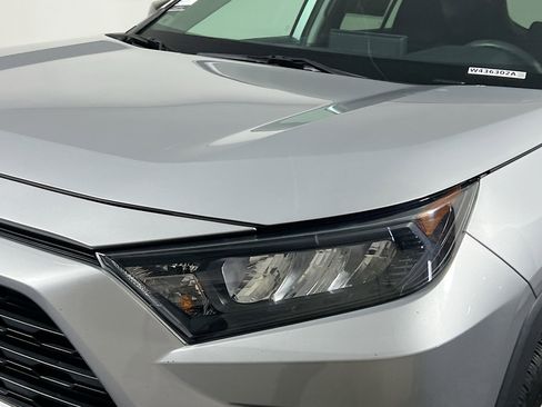 Used 2022 Toyota RAV4 LE image 11