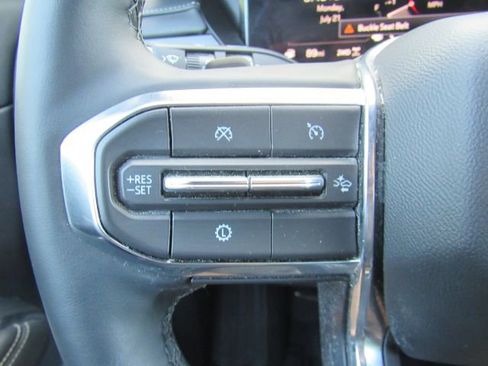 Used 2025 GMC Acadia Elevation image 39