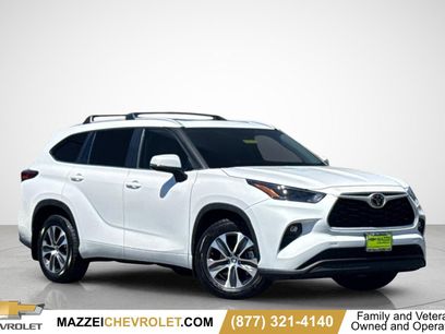 Used 2023 Toyota Highlander XLE