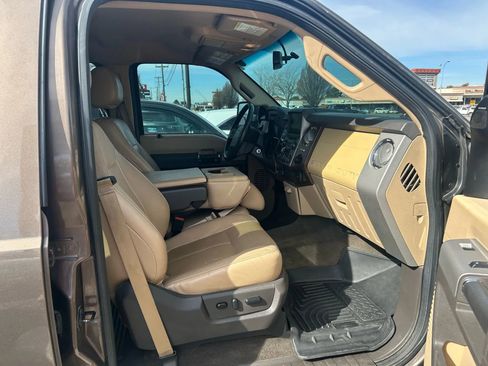 Used 2015 Ford F250 Lariat w/ Lariat Interior Package image 5