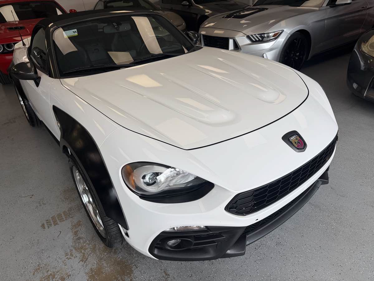 Used 2017 FIAT 124 Spider Abarth RWD image 11