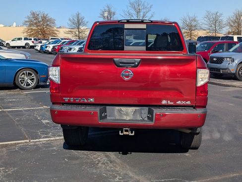 Used 2018 Nissan Titan SL w/ Chrome Package image 6