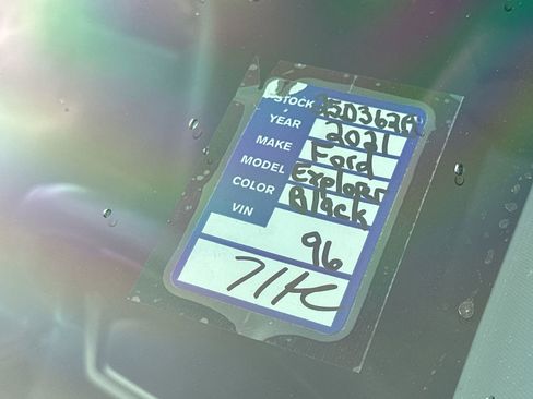 Used 2021 Ford Explorer Limited w/ Equipment Group 301A image 27