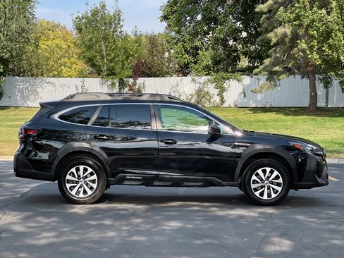 Used 2023 Subaru Outback Premium AWD/4WD image 3