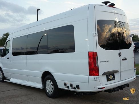 Used 2022 Mercedes-Benz Sprinter 3500 image 7