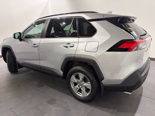 Used 2023 Toyota RAV4 XLE AWD/4WD image 3
