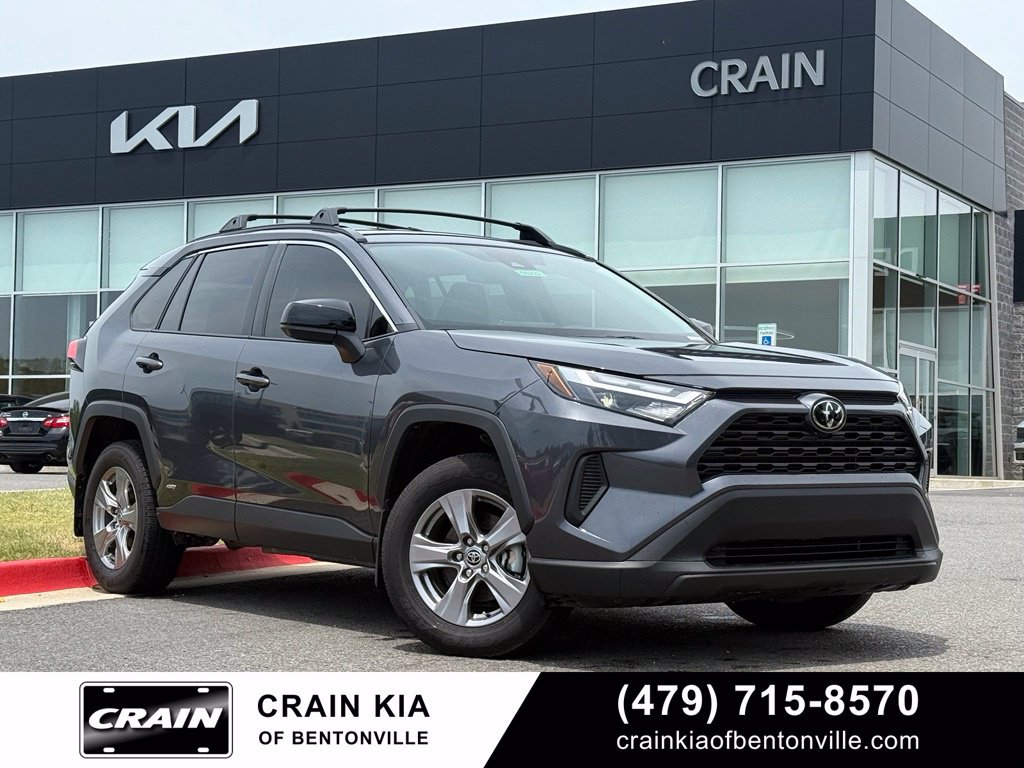 Used 2025 Toyota RAV4 LE AWD/4WD image 1