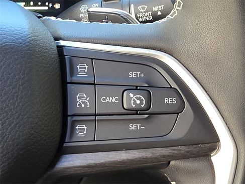 Used 2023 Jeep Grand Cherokee 4WD 4xe w/ Luxury Tech Group II image 44