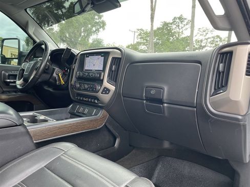 Used 2017 GMC Sierra 2500 Denali w/ Duramax Plus Package AWD/4WD image 16