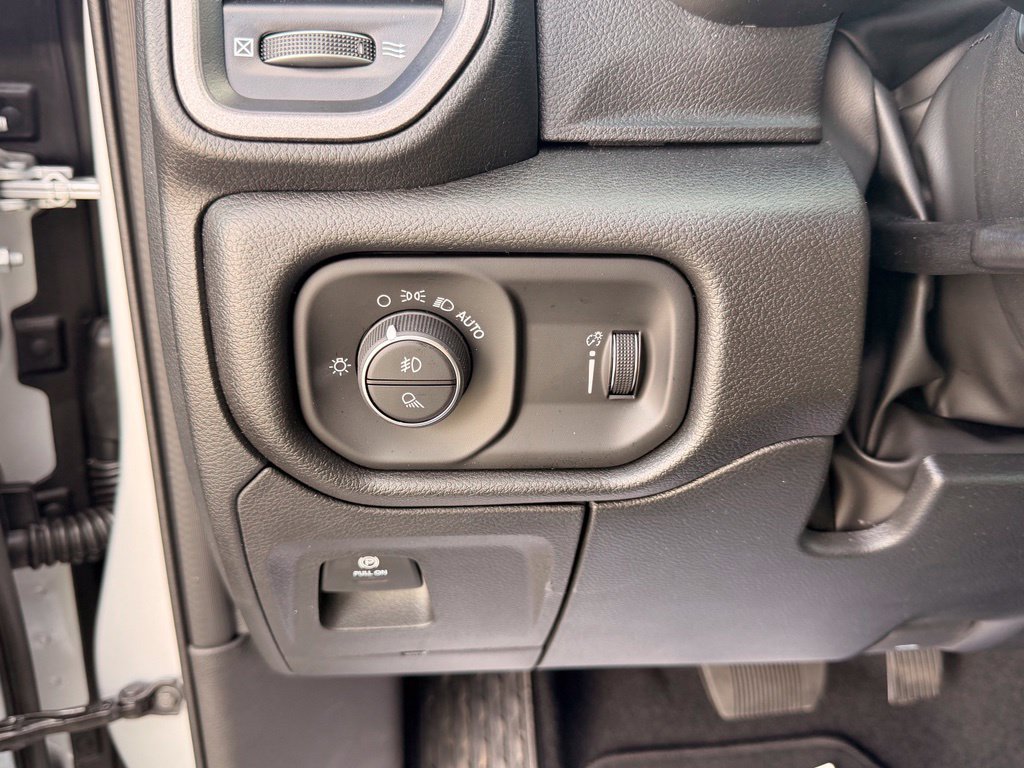 New 2026 RAM 1500 Express AWD/4WD image 21