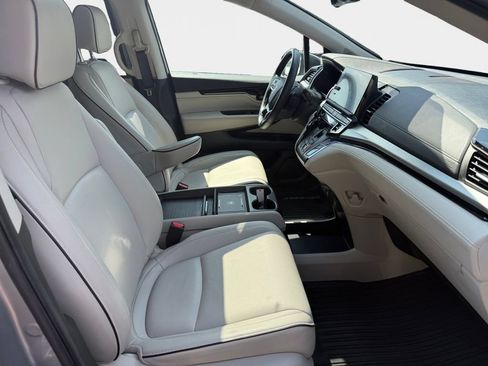Certified 2025 Honda Odyssey Touring image 19