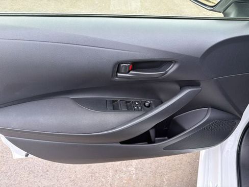 Used 2025 Toyota Corolla LE image 4