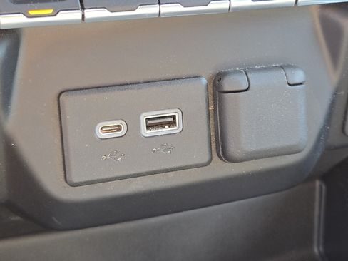 Used 2022 Chevrolet Silverado 1500 RST AWD/4WD image 6