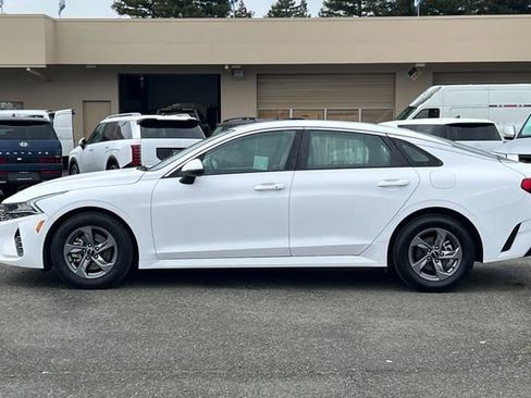 Used 2023 Kia K5 LXS image 10