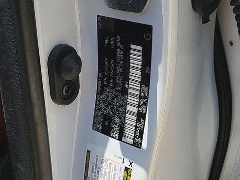 Used 2023 Lexus GX 460 Luxury w/ Accessory Package AWD/4WD image 34