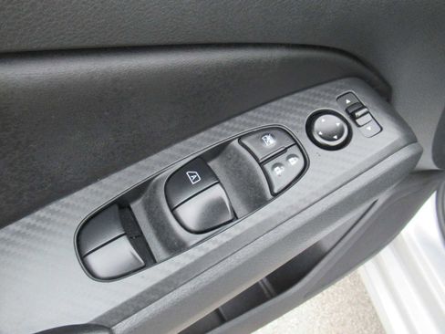 Used 2024 Nissan Altima 2.5 SV image 17