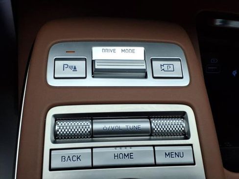 Used 2025 Genesis GV70 2.5T w/ Advanced Package AWD/4WD image 25
