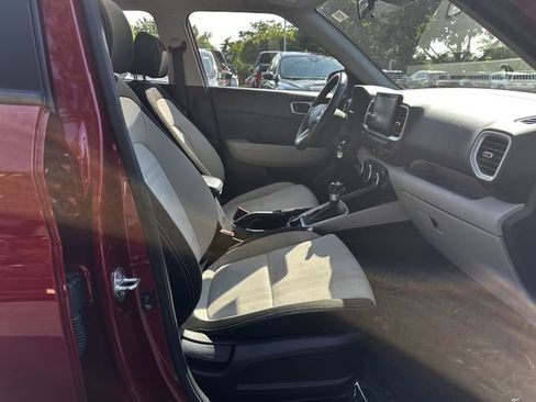 Used 2023 Hyundai Venue SEL FWD image 33