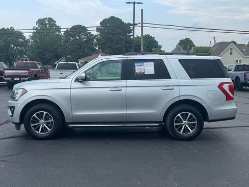 Used 2018 Ford Expedition XLT w/ Equipment Group 202A AWD/4WD image 30