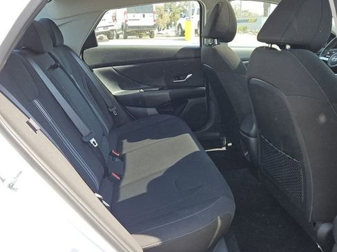 Used 2025 Hyundai Elantra SEL FWD image 14