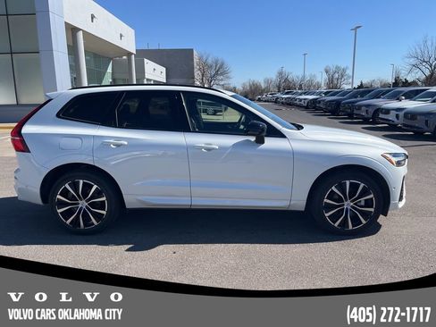 Used 2025 Volvo XC60 B5 Plus image 4