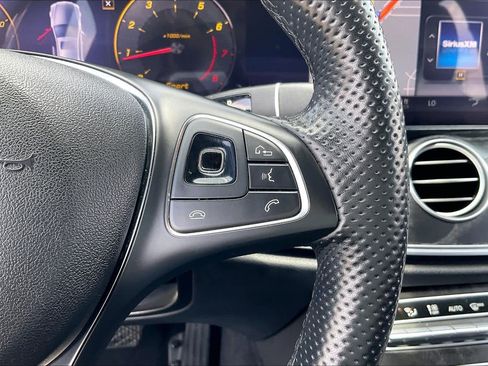 Used 2018 Mercedes-Benz E 300 image 22