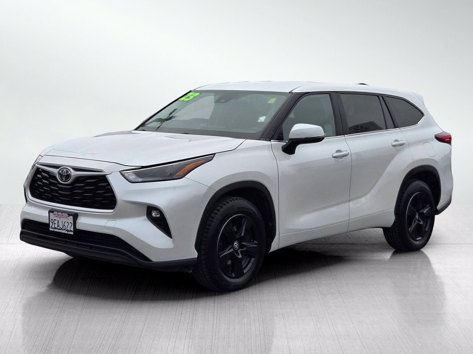 Used 2023 Toyota Highlander LE FWD image 8