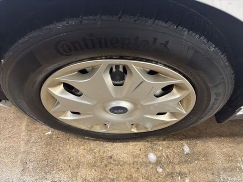 Used 2014 Ford Transit Connect XLT image 10