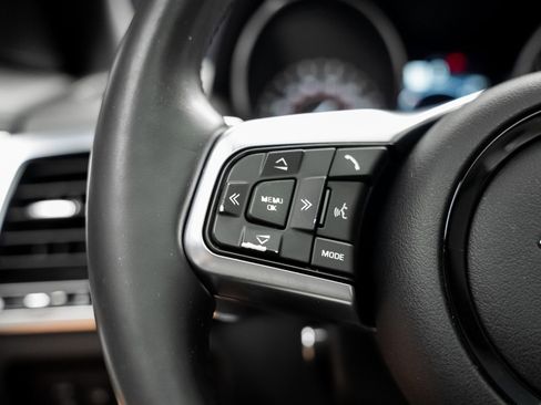 Used 2020 Jaguar F-TYPE Coupe image 43