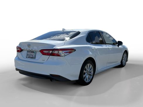 Used 2019 Toyota Camry LE w/ Carpet Mat Package FWD image 5