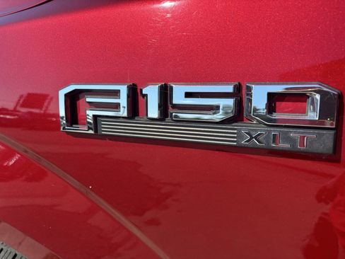 Used 2015 Ford F150 XLT w/ Equipment Group 302A Luxury AWD/4WD image 11