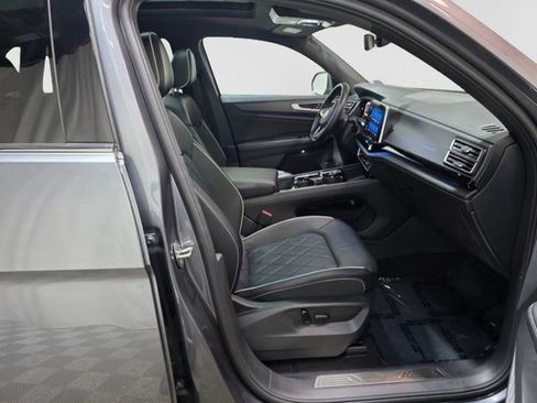 Certified 2024 Volkswagen Atlas Cross Sport SEL Premium R-Line AWD/4WD image 34