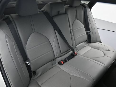 Used 2022 Toyota Avalon Limited w/ Advanced Safety Package FWD image 13