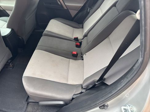 Used 2013 Toyota RAV4 LE image 21