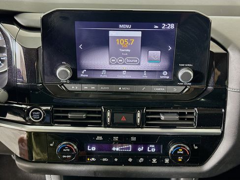 Used 2023 Nissan Pathfinder SV w/ SV Premium Package AWD/4WD image 23