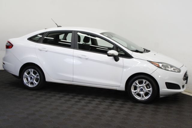 Used 2016 Ford Fiesta SE w/ Cold Weather Package FWD image 3