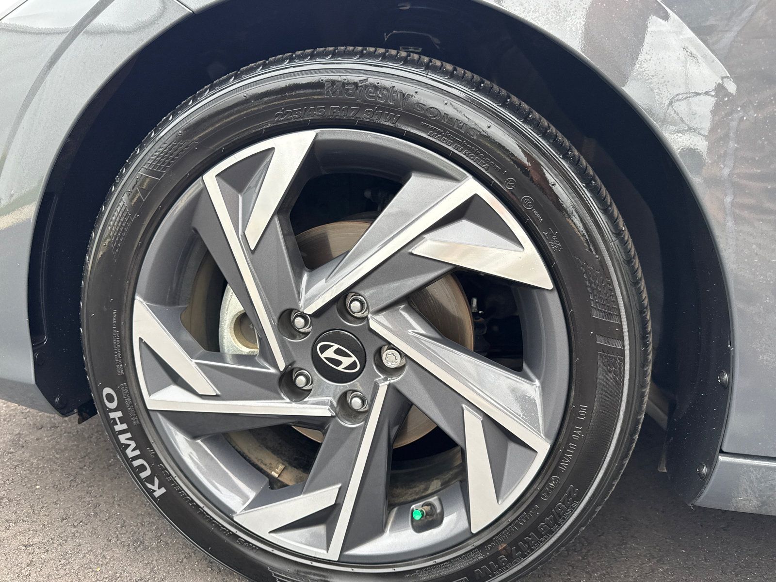 Used 2025 Hyundai Elantra Sport FWD image 12