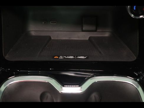 Used 2024 Chevrolet Traverse LT w/ Enhanced Driving Package FWD image 56