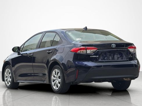 Used 2025 Toyota Corolla LE FWD image 3