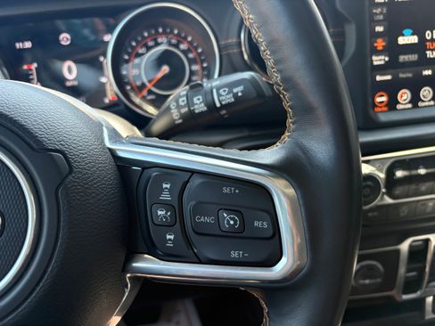 Certified 2022 Jeep Wrangler Unlimited Sahara AWD/4WD image 19