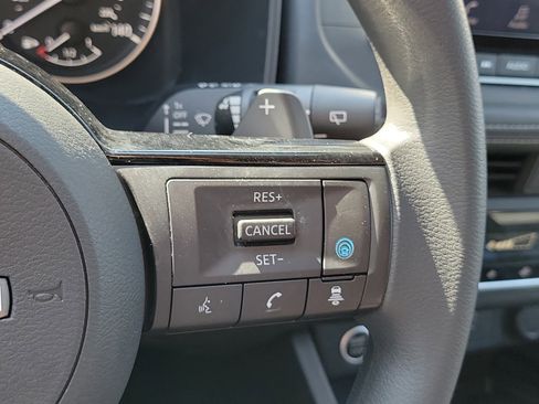 Used 2023 Nissan Rogue SV FWD image 22